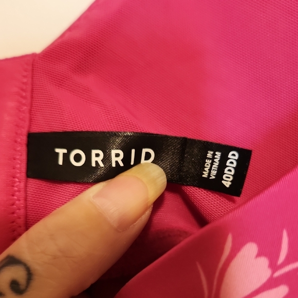 🔥Torrid XO PUSH UP PLUNGE 360° BACK SMOOTHING TECHNOLOGY Kaina Pink Floral Bra - Picture 2 of 4
